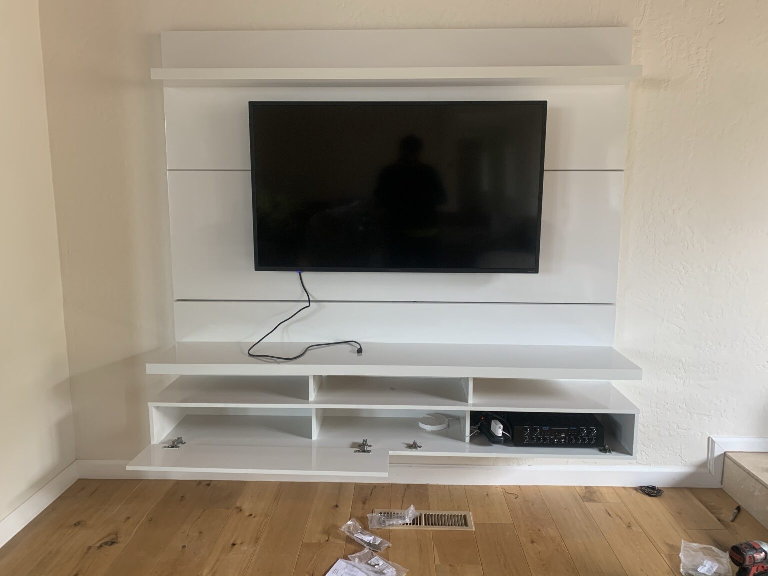 TV Bracket & Tv Installaion Uptown Electric